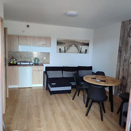 Letniskowe Straznica 아파트 *